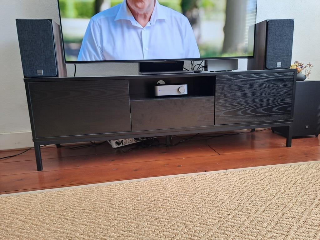 Tv meubel Fonq zwart 140 cm, Ophalen, 25 tot 50 cm, 100 tot 150 cm, Minder dan 100 cm
