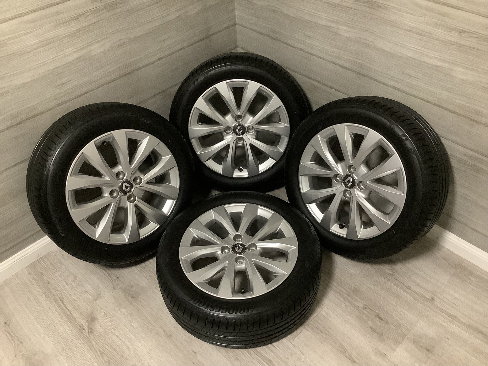 Renault CLIO origineel velgen zomerbanden, 15 inch, Banden en Velgen, Nieuw, Personenwagen