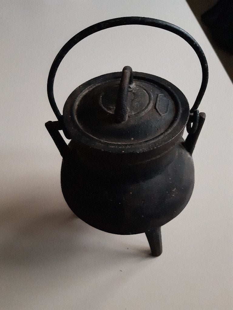 Gietijzeren potje op 3 poten, oud, Ophalen of Verzenden