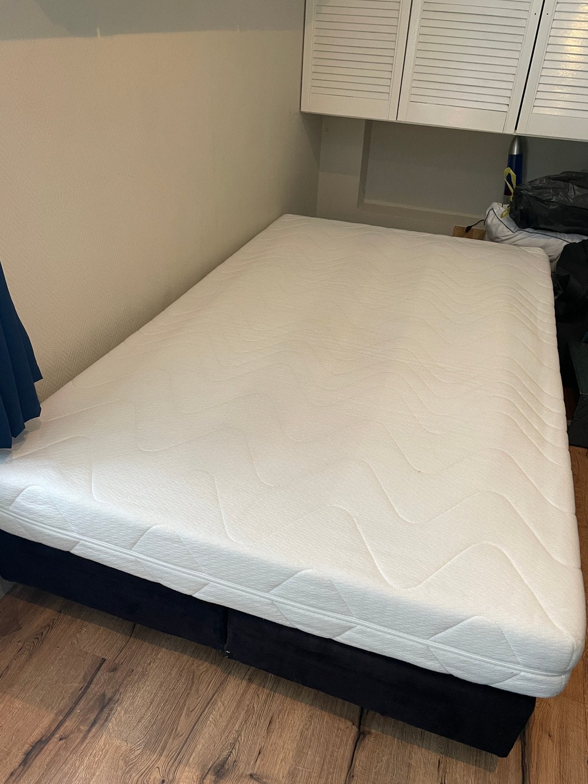 Boxspring + matras 120x200, Ophalen, Gebruikt, Zwart, Twijfelaar