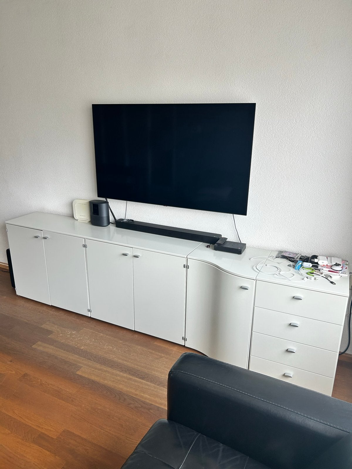 Leolux tv-meubel/kastje, Huis en Inrichting, Overige materialen, Gebruikt, Ophalen of Verzenden, 200 cm of meer