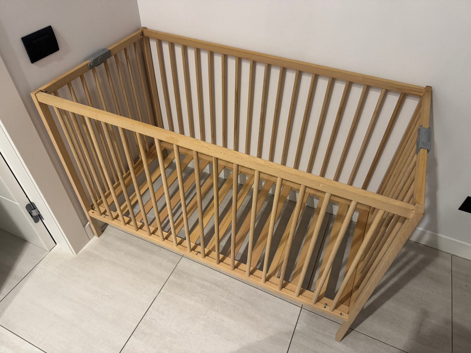 Opklapbaar houten ledikant Babypark Gouda met bon, Ophalen, Gebruikt, Ledikant