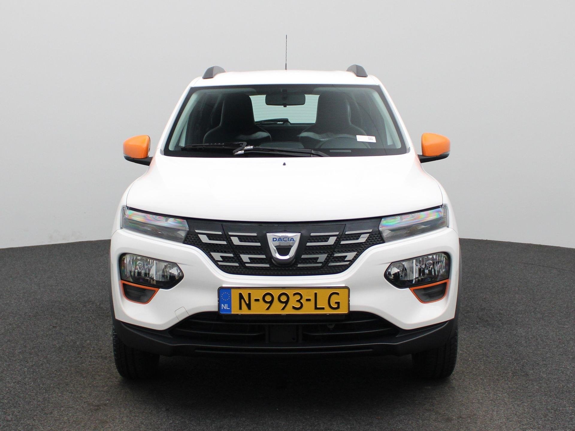 Dacia Spring Comfort Plus (Orange Pack) 27 kWh AUTOMAAT| WLT, Auto's, 12 maanden, Gebruikt, Parkeercamera, Leder en Stof