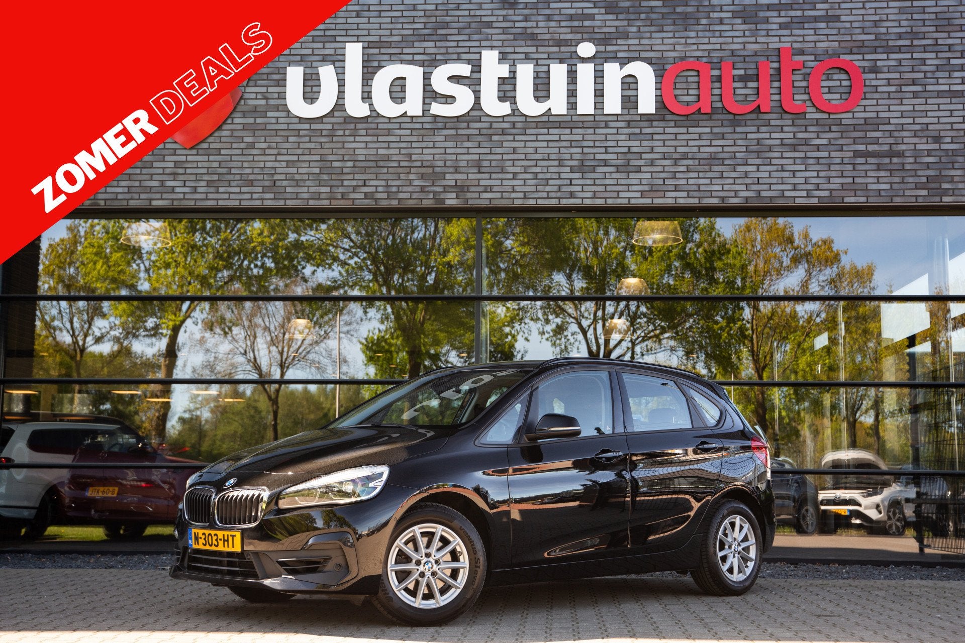 BMW 2 Serie Active Tourer 218i High Executive , Trekhaak, Na, Auto's, Stof, Gebruikt, Automatische klimaatregeling, Zwart