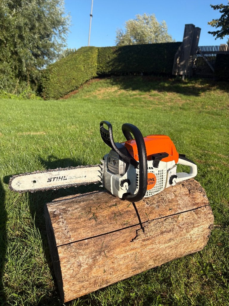 STIHL MS 251 35 cm met garantie, Tuin en Terras, Hand-tuingereedschap, Ophalen of Verzenden, Gebruikt, Overige soorten, STIHL