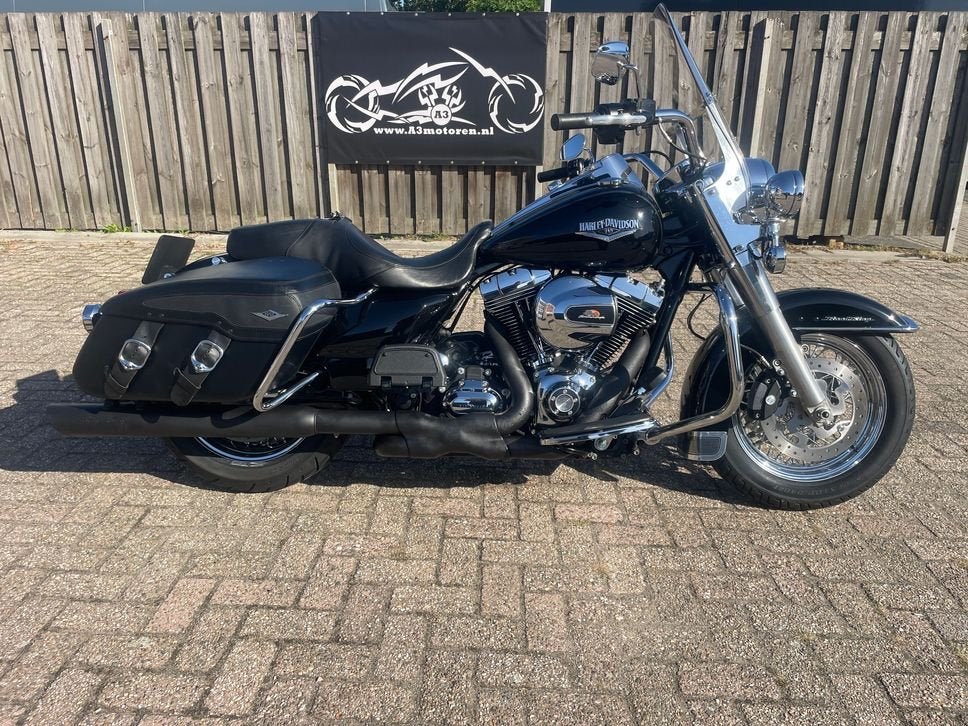 HARLEY-DAVIDSON FLHRC ROAD KING CLASSIC (bj 2015), Motoren, 2 cilinders, 1690 cc, HARLEY-DAVIDSON, Motorrijbewijs A