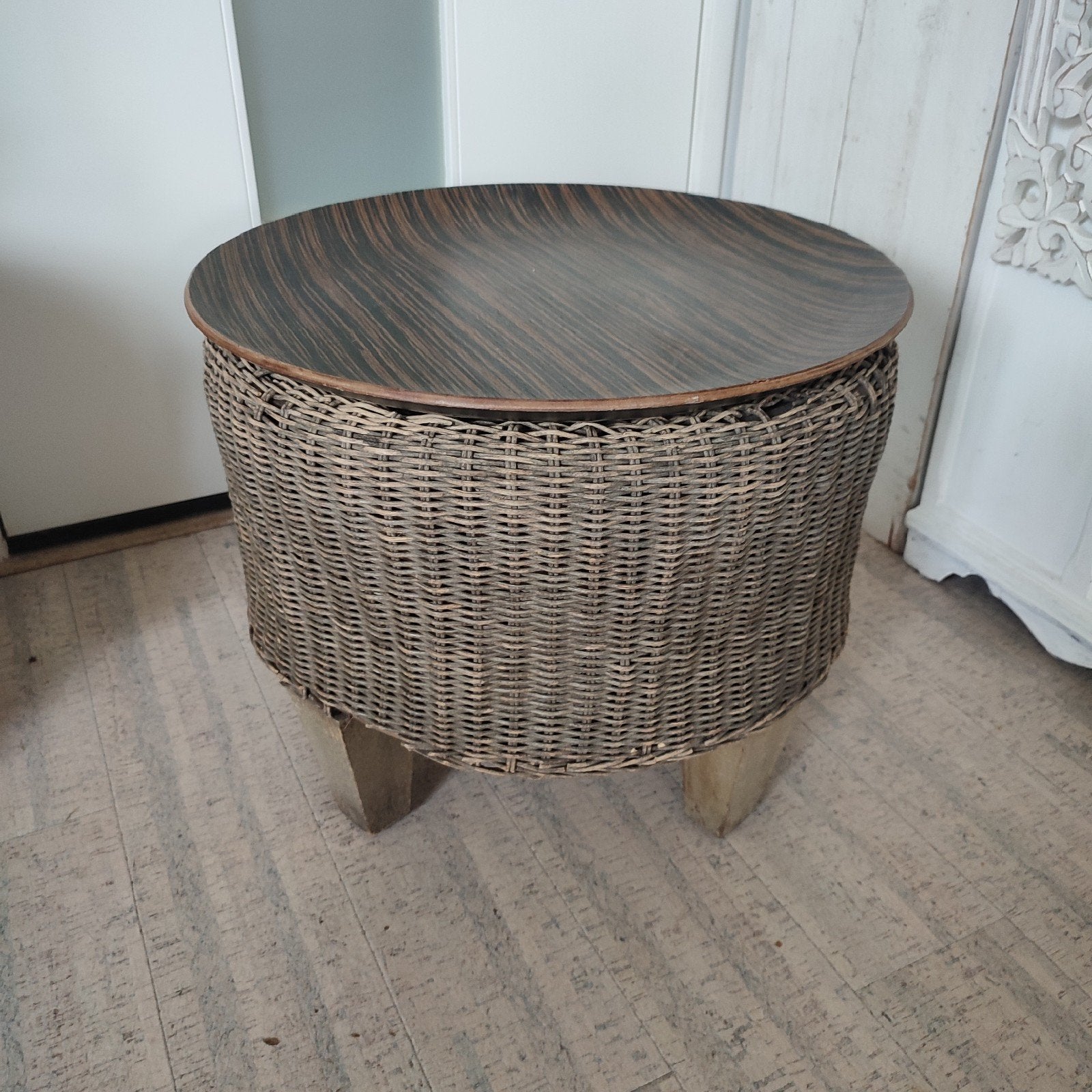 Taupe Vintage Rotan Salontafel + rond Dienblad 45x50, Ophalen, Overige materialen, Minder dan 50 cm, Gebruikt