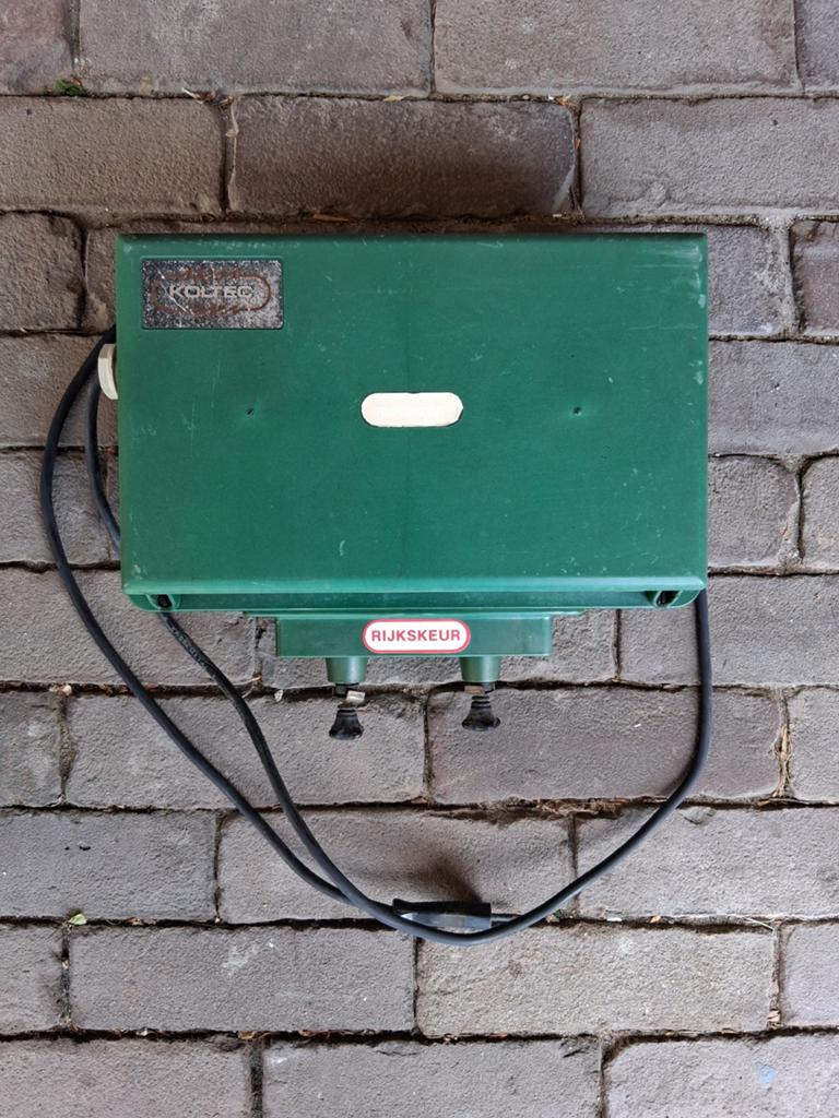 Koltec schrikdraadapparaat  220V  1.5 watt, Ophalen of Verzenden, Gebruikt