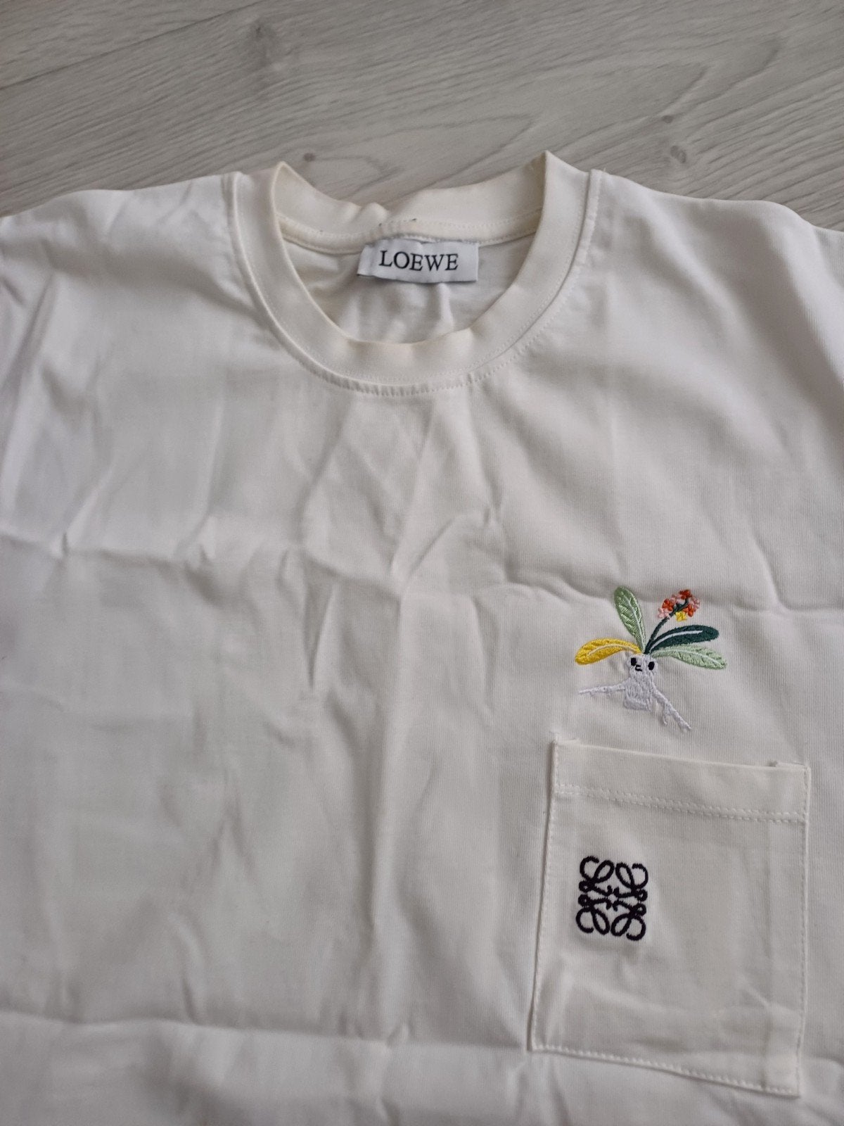 Loewe T-shirt met geborduurd Anagram en Mandrake, Ophalen, Wit, Overige maten, Zo goed als nieuw