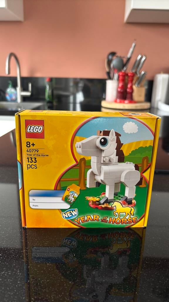 Year Of The Horse Lego set, Ophalen of Verzenden, Zo goed als nieuw