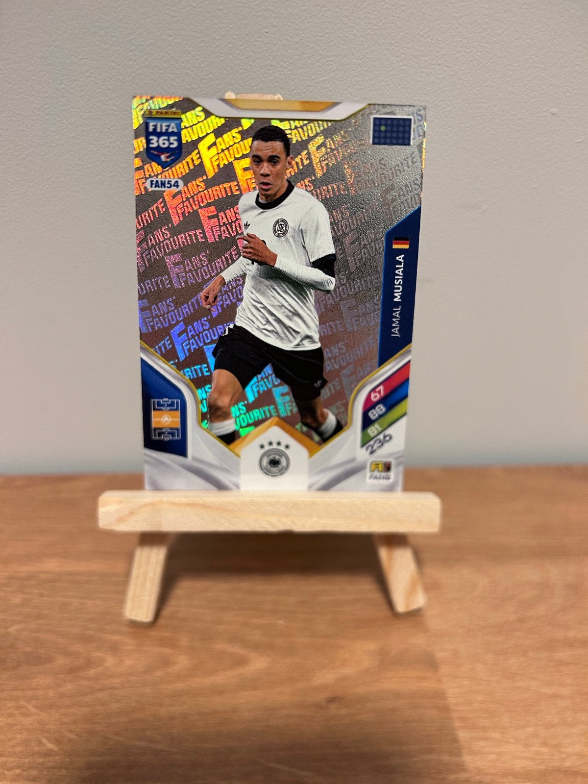 Panini FIFA 365 Adrenalyn XL Jamal Musiala Fans' Favourite, Ophalen of Verzenden, Zo goed als nieuw, Losse kaart