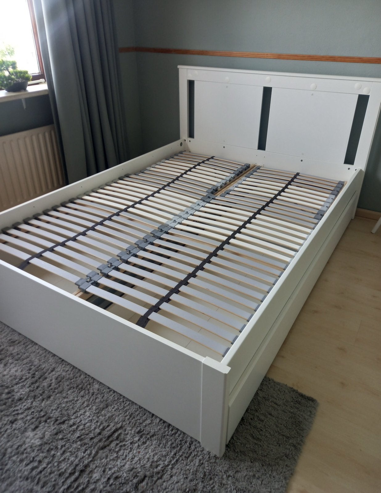 Wit Ikea bed Songesand met Lonset lattenbodem en bedlades, Huis en Inrichting, Ophalen, Wit, Tweepersoons, Zo goed als nieuw