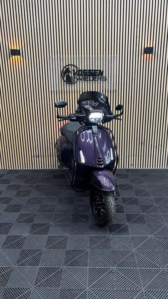 Vespa Sprint Custom | Dark Purple | 2019 | 6.500 km