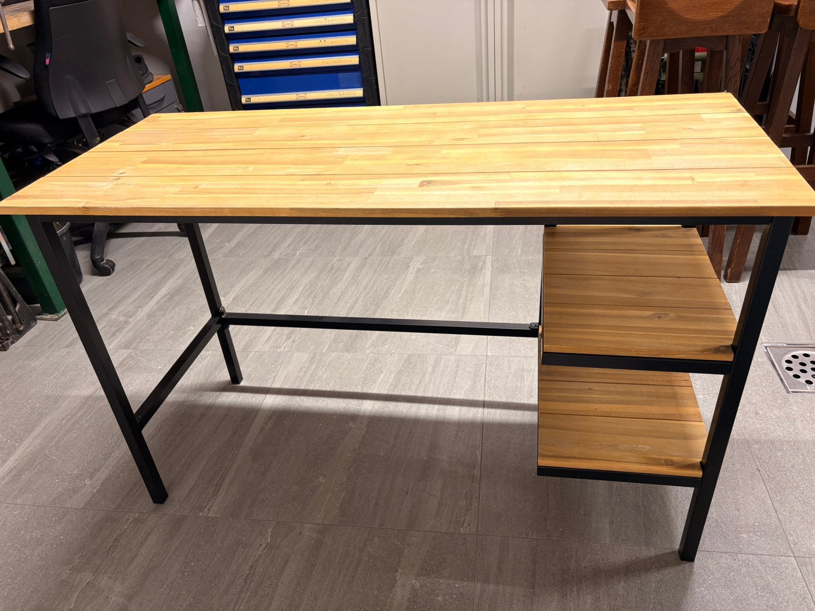 Stoer industrieel bureau, Ophalen, Overige typen, 120 cm, Hout