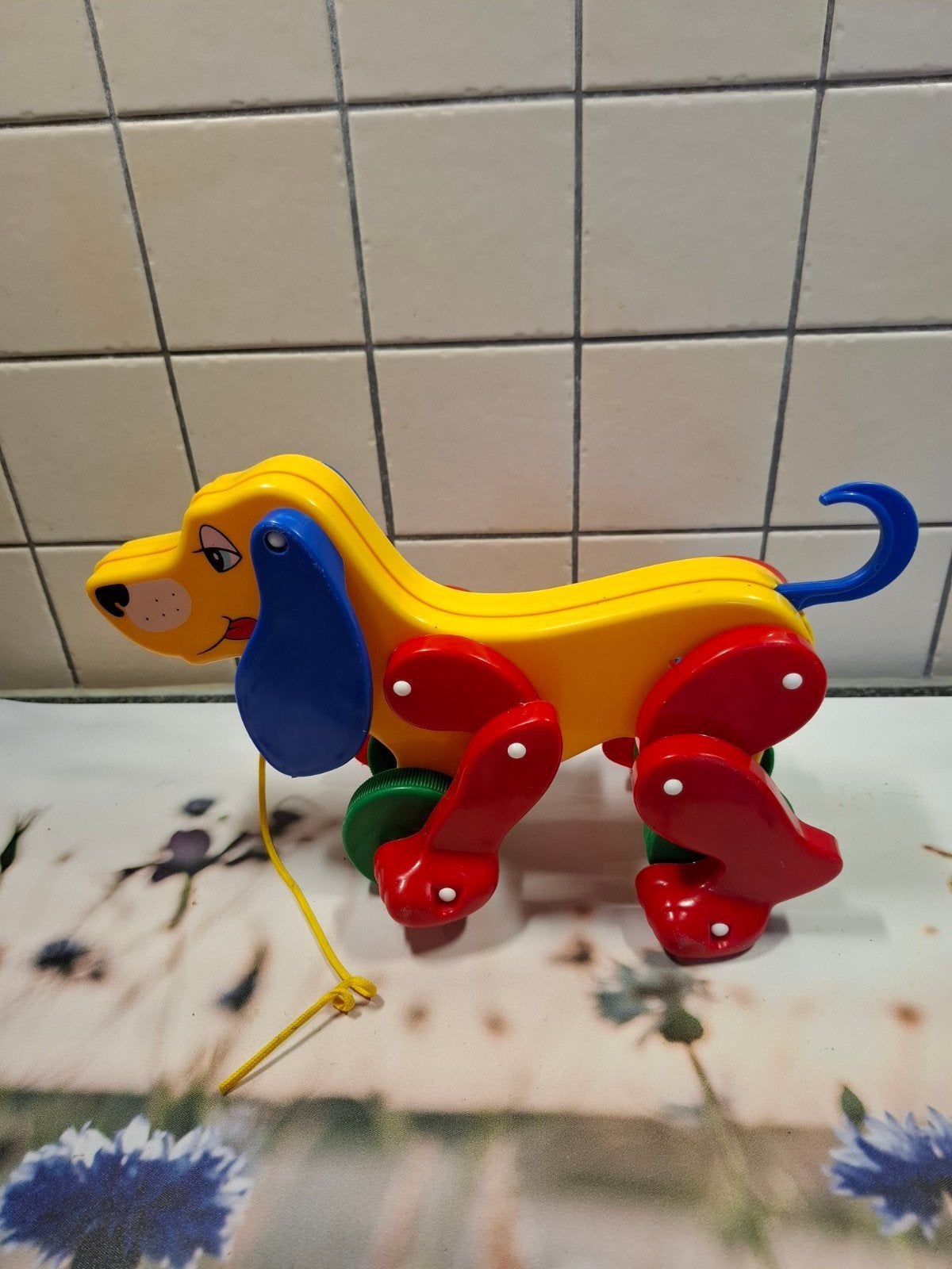 Hard plastic hond op wielen, jaren 70, Ophalen of Verzenden