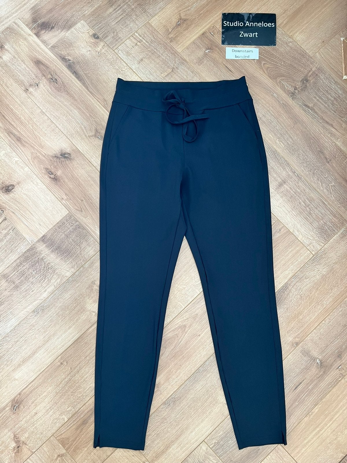 Studio anneloes downstairs bonded broek M zwart, Kort, Zwart, Ophalen of Verzenden, Zo goed als nieuw