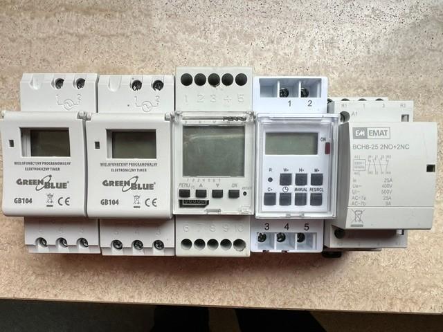 Tijdschakelaars en relais DIN-rail 230V, Ophalen of Verzenden, Zo goed als nieuw