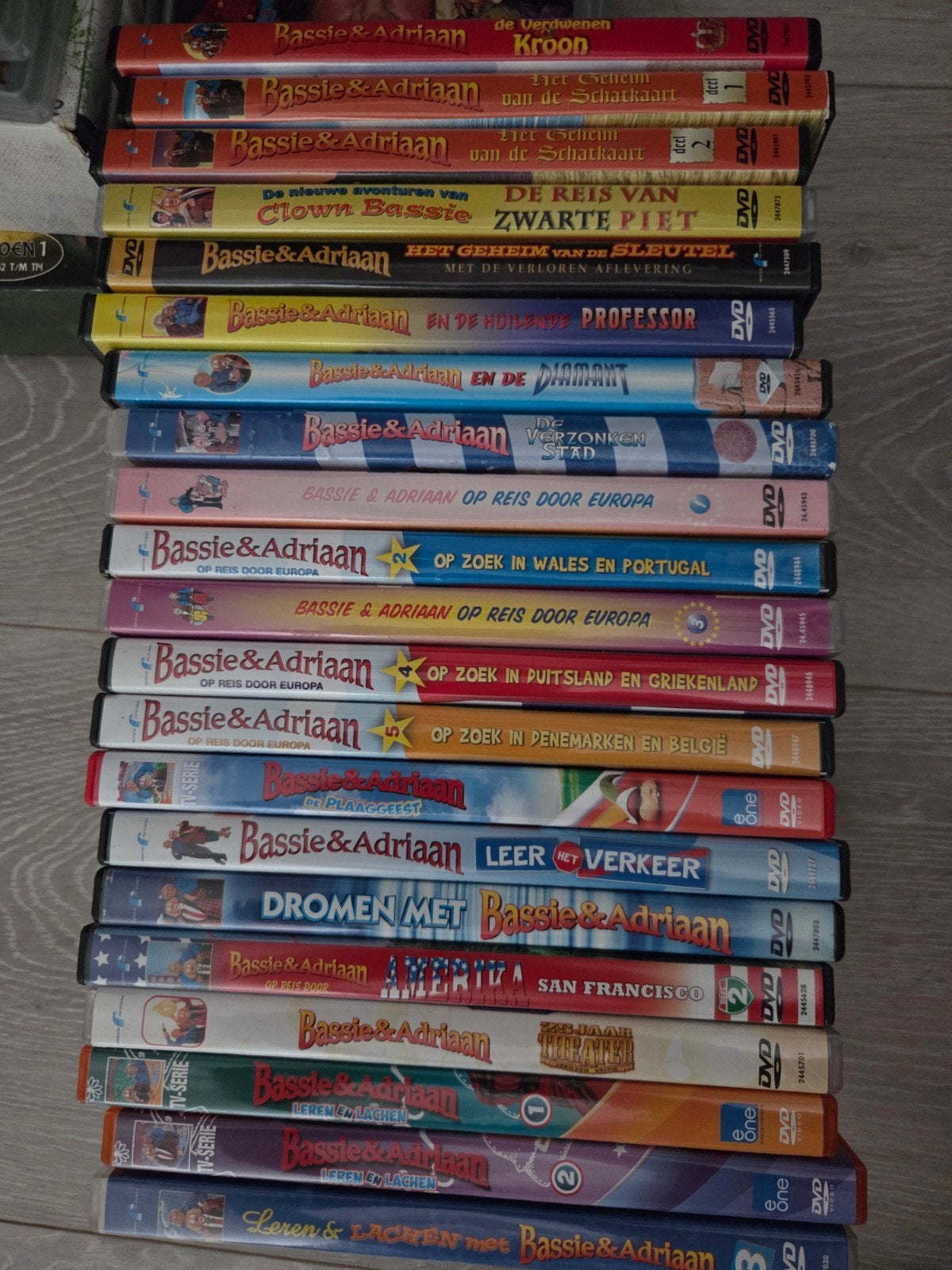 Bassie en Adriaan - 21x verschillende dvd's, Cd's en Dvd's, Alle leeftijden, Ophalen of Verzenden, Zo goed als nieuw