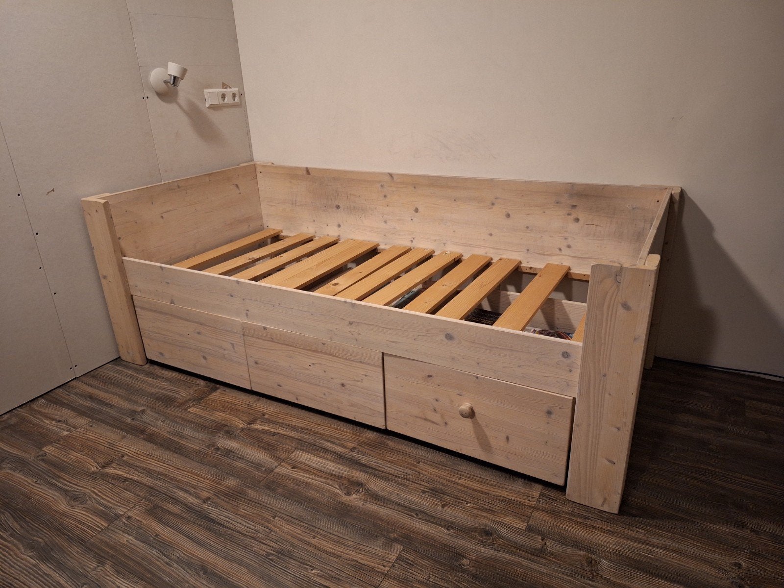 Massief houten bed (90x200) met 3 lades, Ophalen, Gebruikt, 90 cm, Eenpersoons
