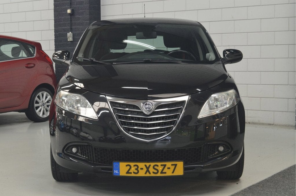 Lancia Y(psilon) Ypsilon 1.2 Black & Red //. 101.000 km // A, Auto's, Lancia, Voorwielaandrijving, Euro 5, Gebruikt, 4 cilinders