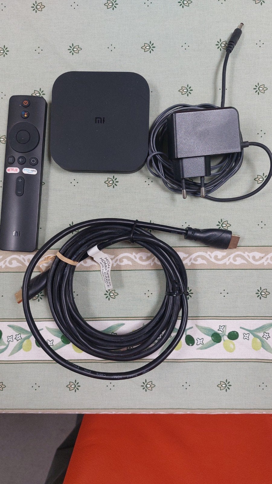 MI Box met YouTube Netflix  prime video, Ophalen of Verzenden, Zo goed als nieuw