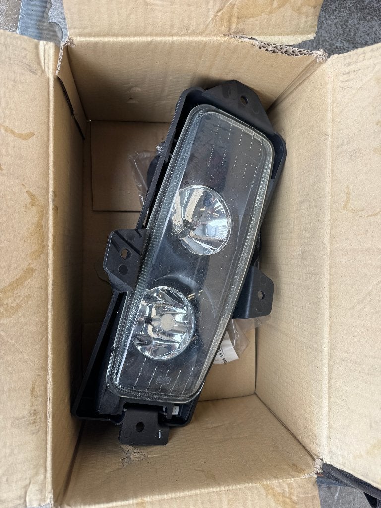 Renault Premium Mistlamp Rechts OEM 5010 231 850, Auto-onderdelen, Ophalen, Nieuw, Renault, Verlichting