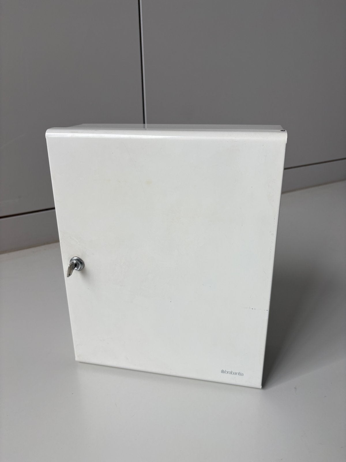 Vintage Brabantia wit medicijnkastje met sleutel badkamer, Ophalen of Verzenden, Gebruikt