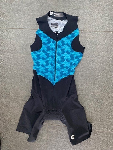 Assos Triator NS Trisuit heren Nieuw! M, Fietsen en Brommers, Fietsaccessoires | Fietskleding, Assos, Nieuw, Ophalen of Verzenden