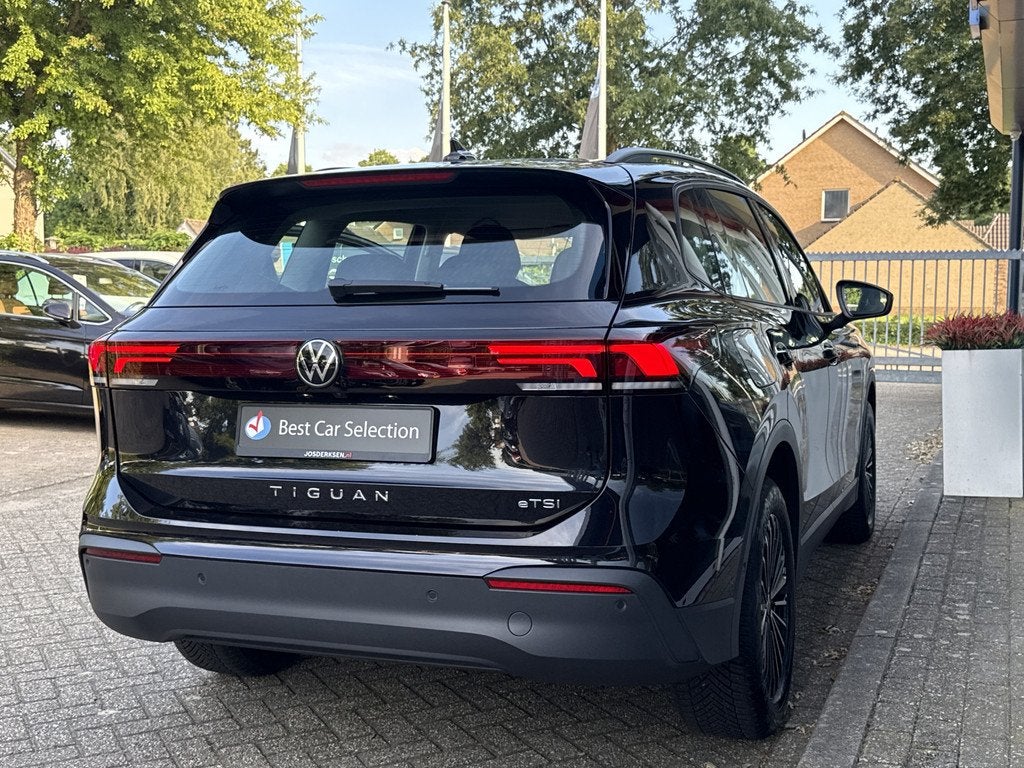 Volkswagen Tiguan 1.5 eTSI 150PK Life DSG - Trekh. elektr. |, Stof, Zwart, 4 cilinders, Zwart