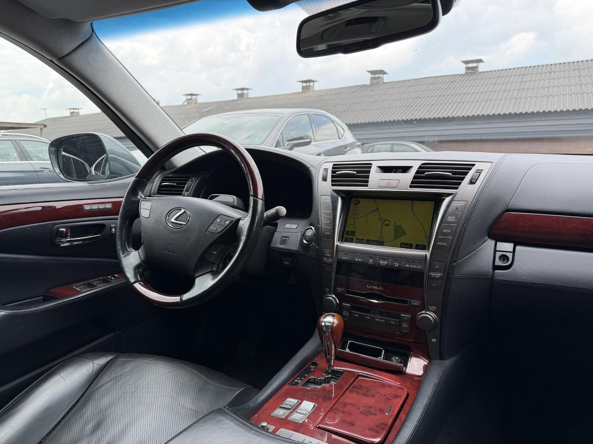 Lexus LS 600h L. President | Camera | Navigatie | Stoelvernt, Auto's, Lexus, Automaat, Gebruikt, 8 cilinders, Bedrijf
