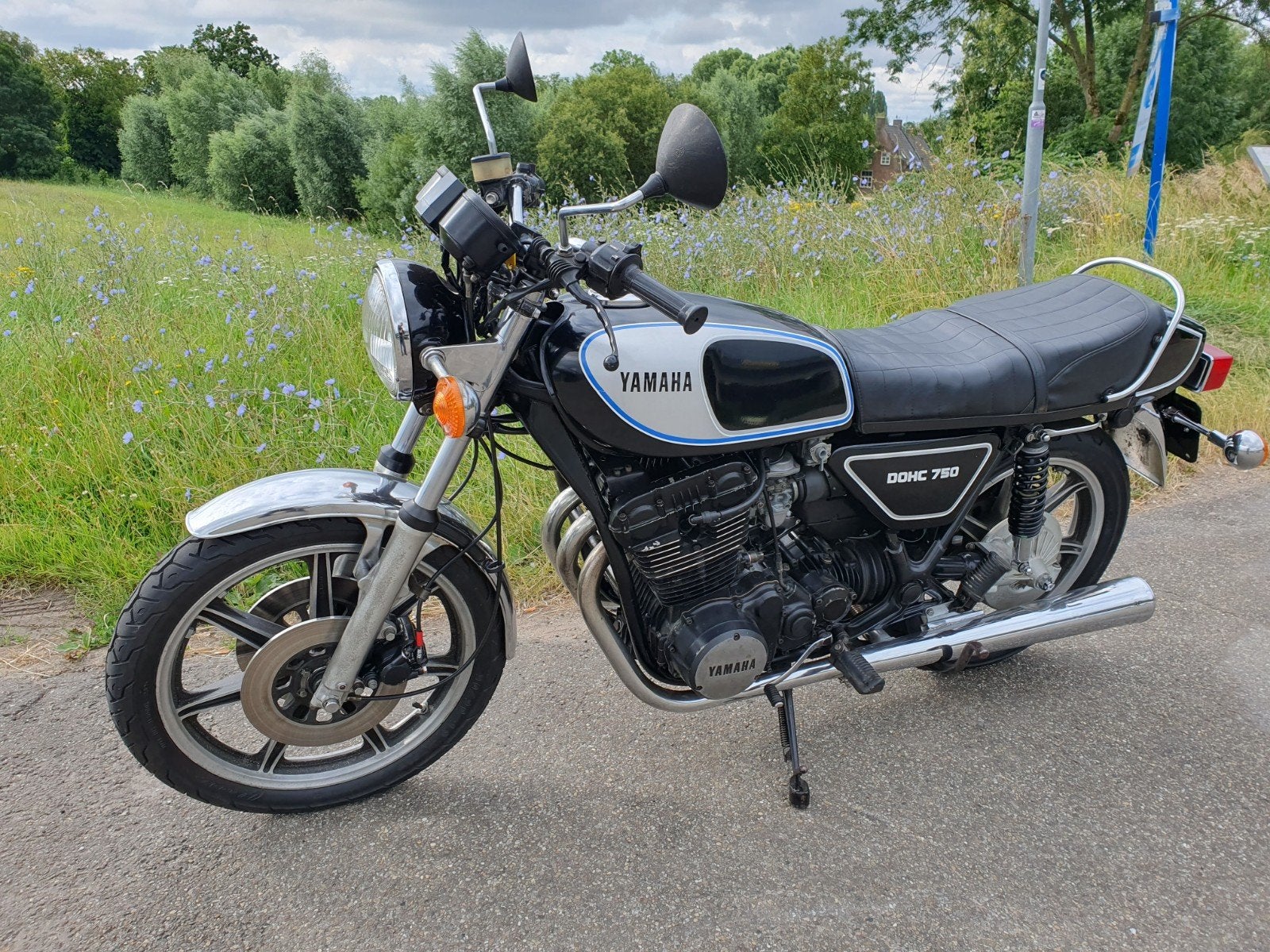 Yamaha XS 750
VOLLEDIG GEREVISEERD, Motoren, Motoren | Oldtimers, 3 cilinders