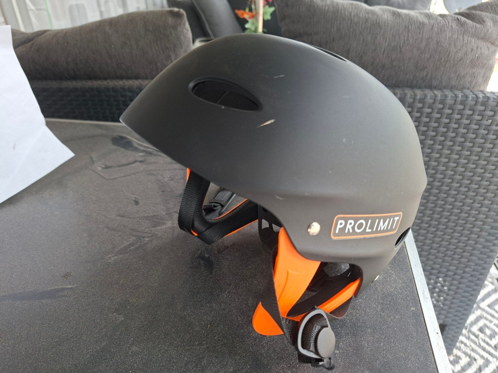 PROLIMIT Helm Zwart/Oranje - Maat L (58-62 CM), Ophalen, Gebruikt, Overige typen