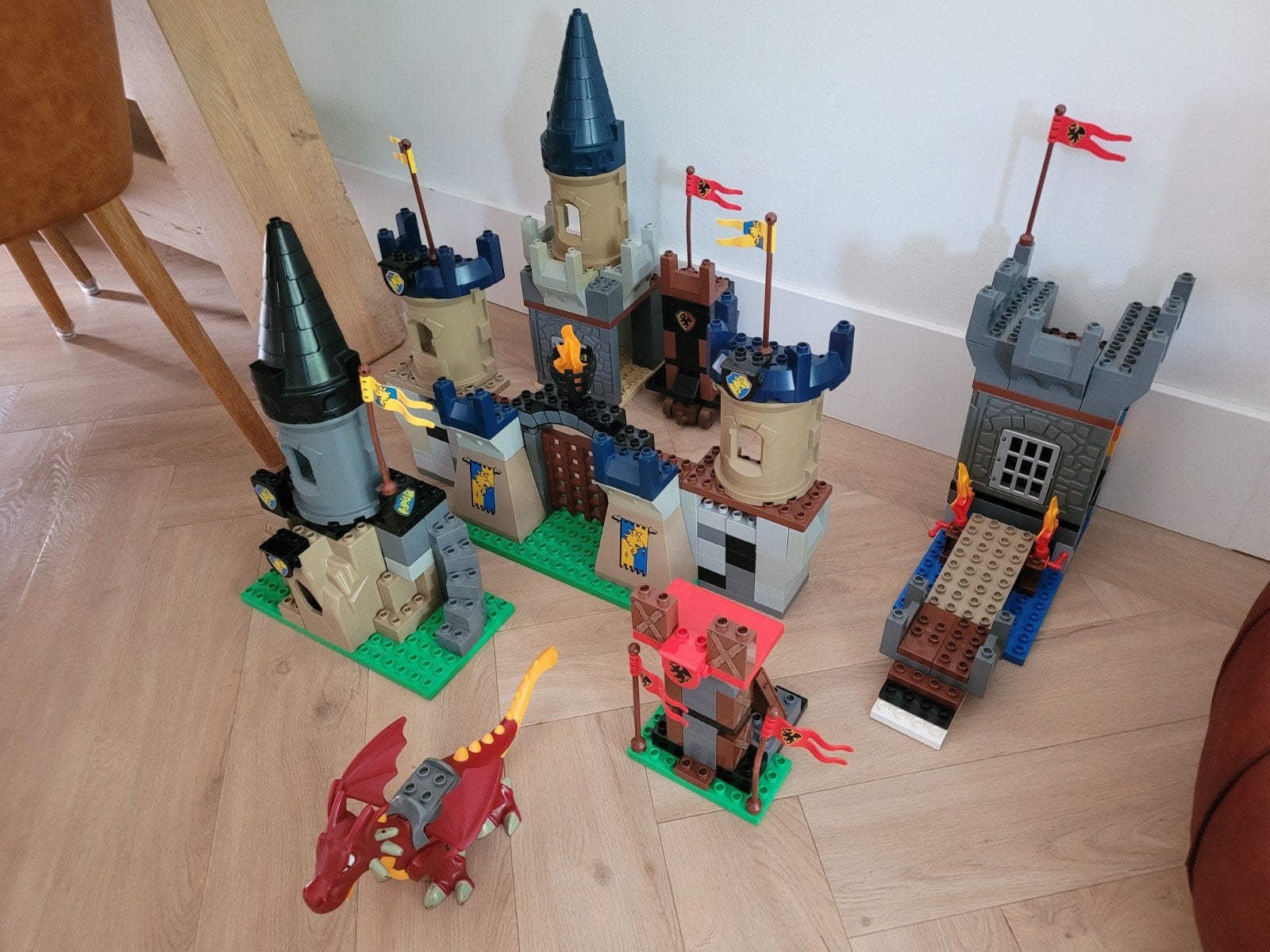 Duplo kastelen 4 sets, Ophalen of Verzenden, Zo goed als nieuw, Overige typen, Met wieltjes