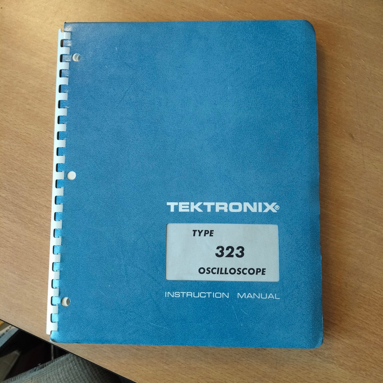 Tektronix Type 323 Oscilloscoop Instructiehandleiding, Ophalen of Verzenden, Gelezen, Elektrotechniek, Tektronix Corp.