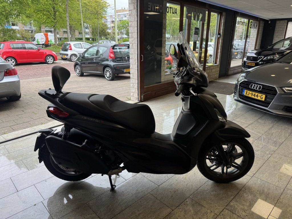 Foto 5 van Piaggio motorscooter 400 Beverly S HPE 2023 Malossi TOPSTAAT