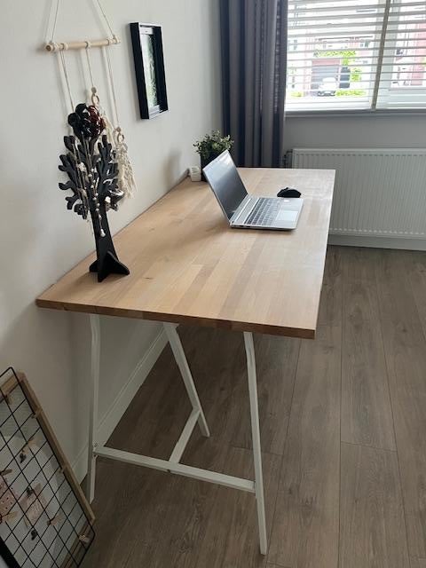 Houten tafelblad met witte schragen, Huis en Inrichting, Bureaus, Ophalen, Gebruikt