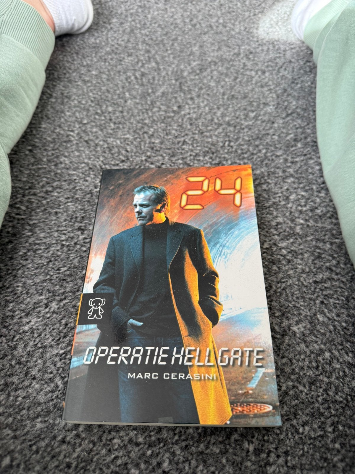 M. Cerasini - 24: Operatie Hellgate, Boeken, Verzenden, Zo goed als nieuw, M. Cerasini