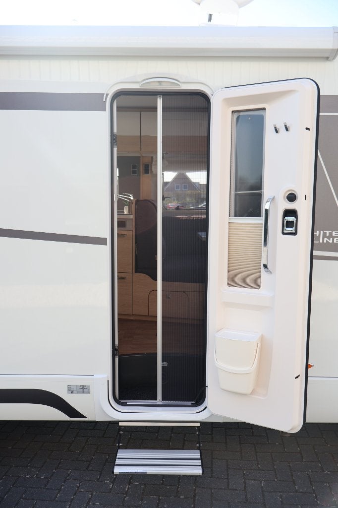 Foto 12 van Hymer BMC-I 600 WhiteLine ! BOVENKASTEN ! ALDE ! E&P LEVEL !