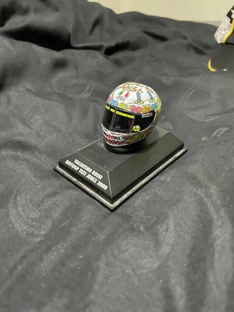 Valentino Rossi Helm Schaal 1:8 - Jerez 2008 Model, Overige merken, Ophalen of Verzenden, Zo goed als nieuw, Groter dan 1:32