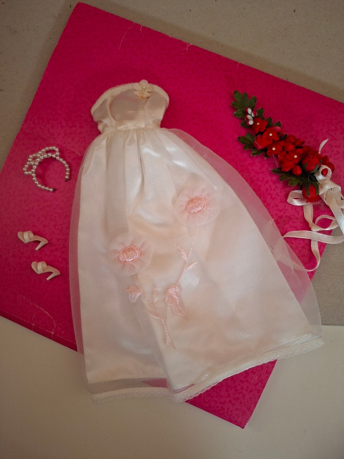 Mooi vintage dress tressy /barbie/doll/pop/ toys speelgoed, Verzamelen, Poppen, Verzenden, Zo goed als nieuw, Kleertjes