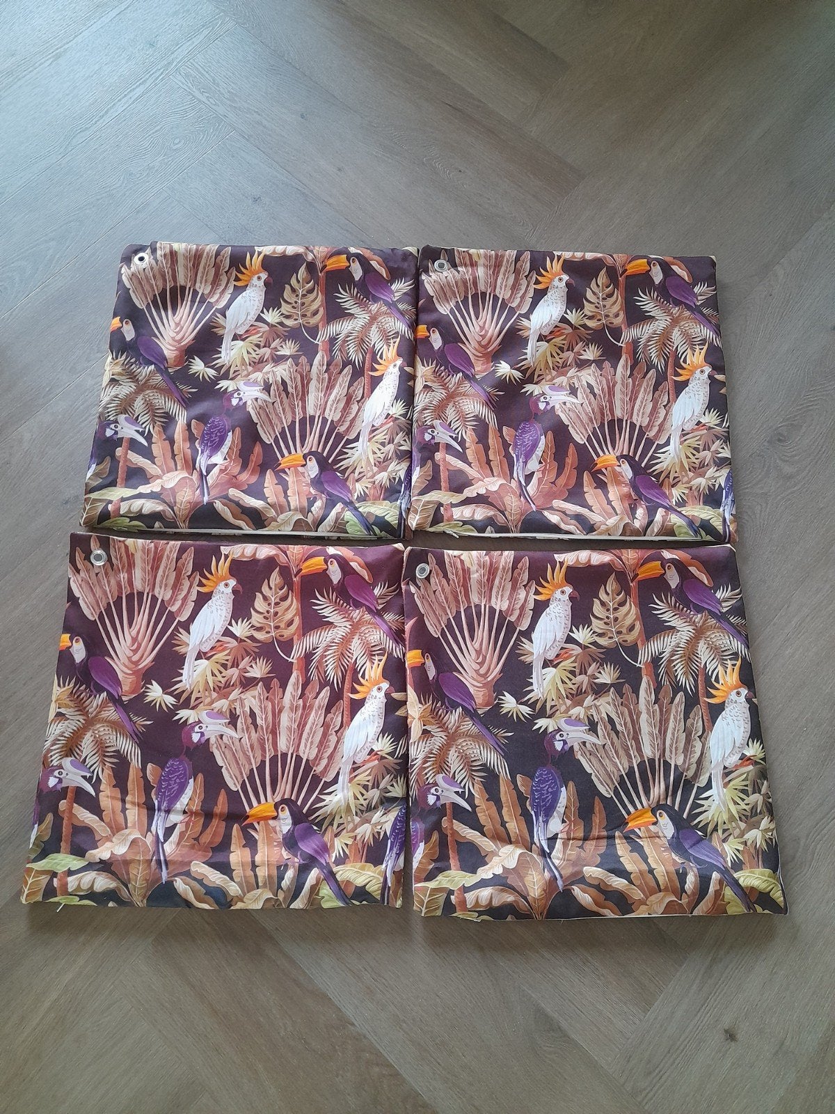 Te koop 4x tuin sierkussen hoes. Tropische print
45x45.
Trop, Ophalen of Verzenden, Gebruikt