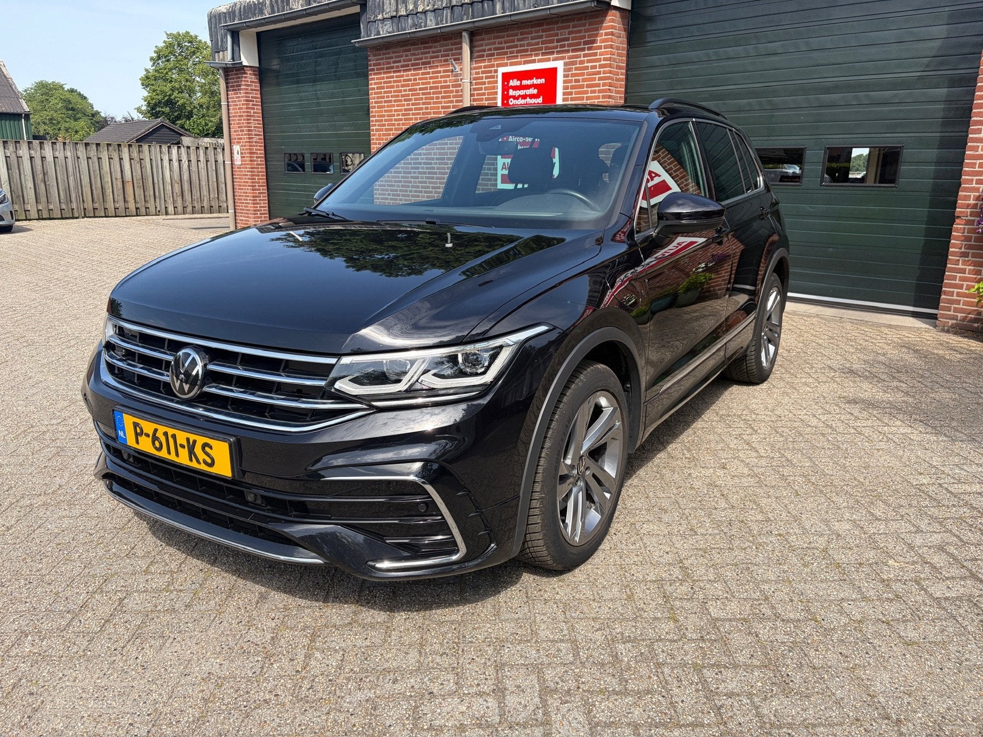 Volkswagen Tiguan 1.4 TSI eHybrid R-Line Business+, 150 pk, Leder en Stof, Zwart, Hybride Elektrisch/Benzine