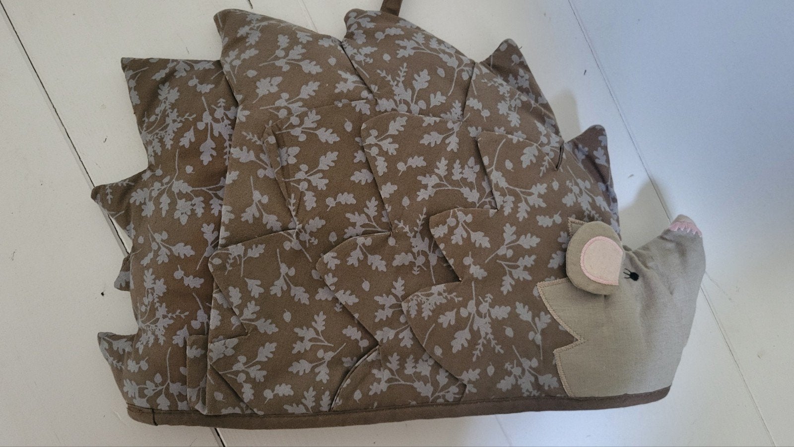 Leuke egel theemuts met eikelpatroon, Gebruikt, Ophalen of Verzenden, Landelijk, Bruin
