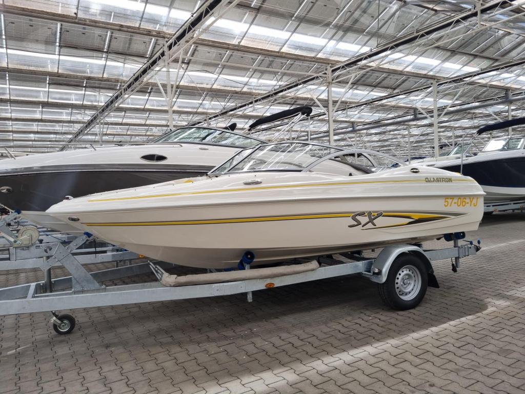 Glastron 175 SX, Watersport en Boten, Speedboten, Zo goed als nieuw, Benzine, 120 tot 200 pk, Polyester
