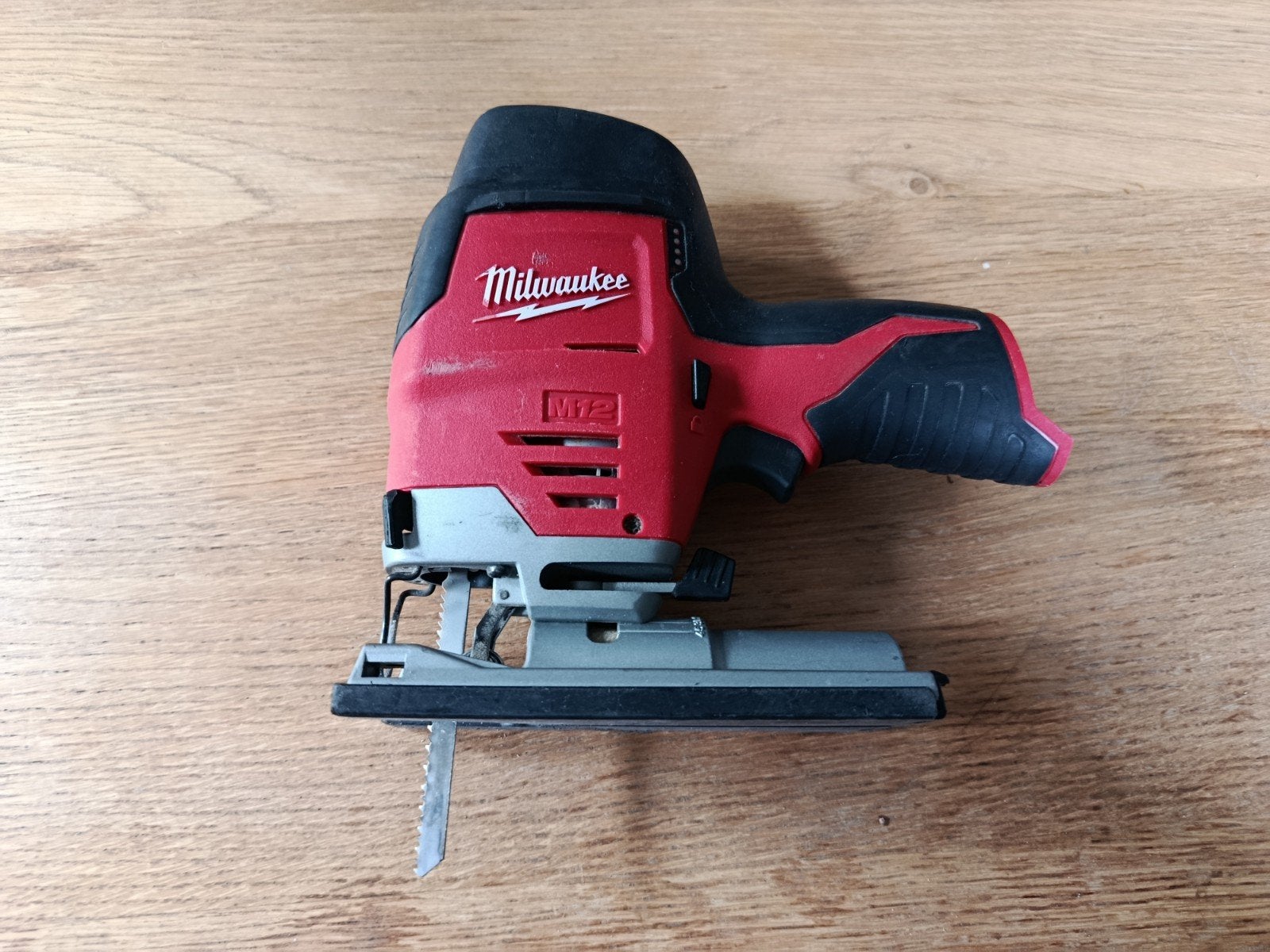 Milwaukee M12 JS Decoupeerzaag - Zo goed als nieuw, Decoupeerzaag, Ophalen of Verzenden, Zo goed als nieuw, Milwaukee