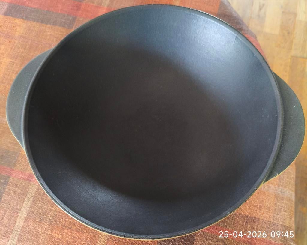 Wok met emaille laag aan de buitenkant, Huis en Inrichting, Keuken | Potten en Pannen, Gebruikt, Wok, Overige materialen, Ophalen of Verzenden