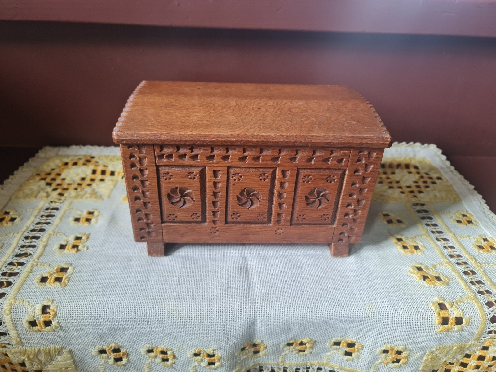 Klein eiken vintage doosje dekenkistje, Antiek en Kunst, Kunst | Beelden en Houtsnijwerken, Ophalen