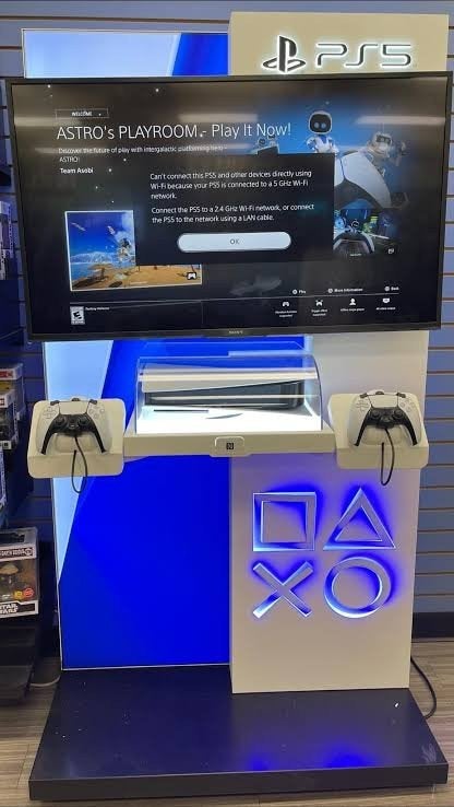 GEZOCHT ps5 demopod kiosk, Ophalen, Gebruikt, Playstation 5