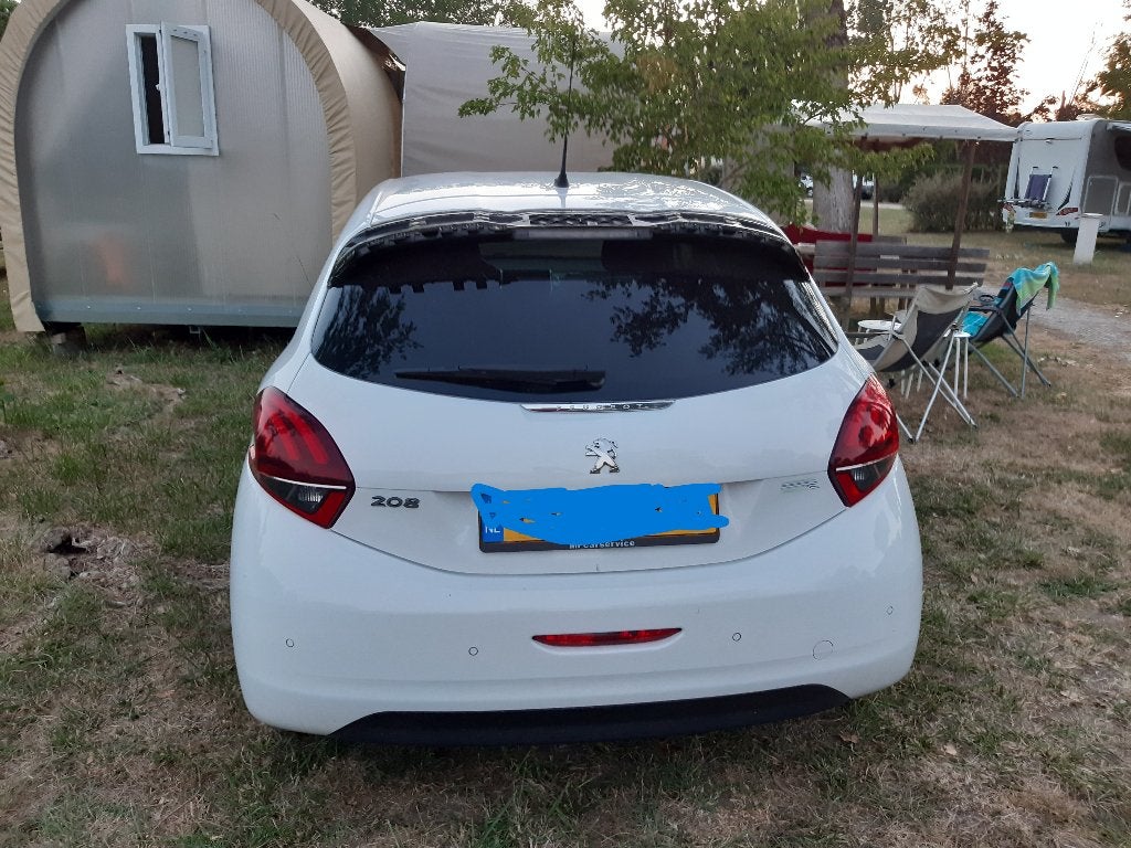 GEVRAAGD: spoiler zwart voor Peugeot 208 UIT 2016, Ophalen, Gebruikt, Peugeot