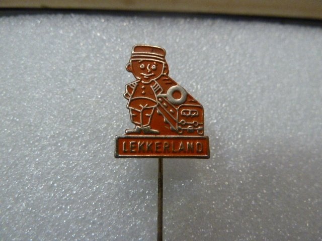 Vintage Lekkerland Speldje/Pin - Man met Kar, Ophalen of Verzenden, Gebruikt, Overige onderwerpen, Speldje of Pin